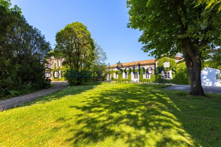 Photos 2 - Prestige - ENTRE-DEUX-MERS - SOMPTUEUSE PROPRIÉTÉ XVIII° - 1,2 HA - PISCINE - DÉPENDANCES