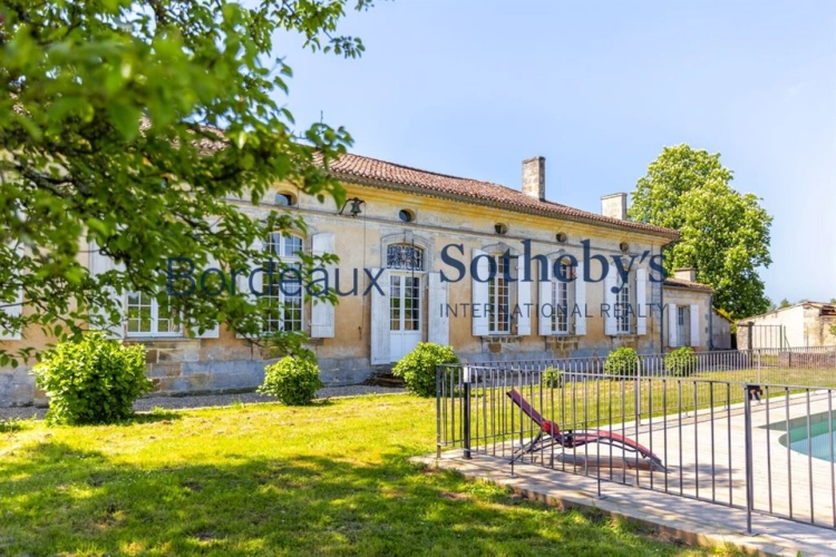 Photos 2 - Prestige - SOMPTUEUSE PROPRIÉTÉ XVIII° - 30 HA - PISCINE - DÉPENDANCES