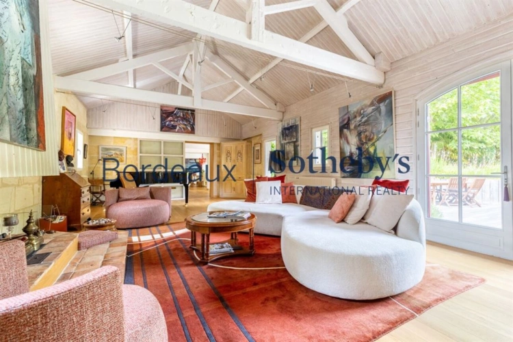 Photos 12 - Prestige - BORDEAUX 15MN - SOMPTUEUSE PROPRIÉTÉ - ANCIENNES ÉCURIES RÉNOVÉES - 280M² - PARC 3000M² - PISCINE