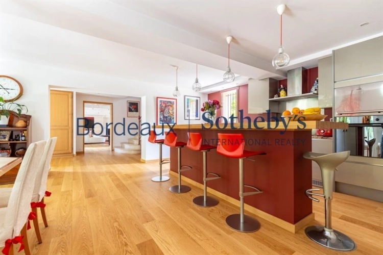 Photos 14 - Prestige - BORDEAUX 15MN - SOMPTUEUSE PROPRIÉTÉ - ANCIENNES ÉCURIES RÉNOVÉES - 280M² - PARC 3000M² - PISCINE