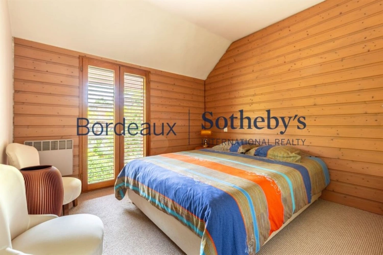 Photos 19 - Prestige - BORDEAUX 15MN - SOMPTUEUSE PROPRIÉTÉ - ANCIENNES ÉCURIES RÉNOVÉES - 280M² - PARC 3000M² - PISCINE