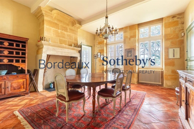 Photos 5 - Prestige - BORDEAUX 25KM - ENTRE-DEUX-MERS - SOMPTUEUSE CHARTREUSE DU XVIII° - 8,5 HA - PISCINE - DÉPENDANCES