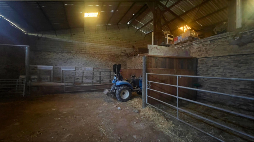 Photos 9 - Équestre - Aveyron : propriété équestre avec habitations, gîtes et 6,5 hectares (12)
