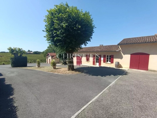 Photos 4 - Touristique - Propriété viticole dans un bel environnement avec Gîte