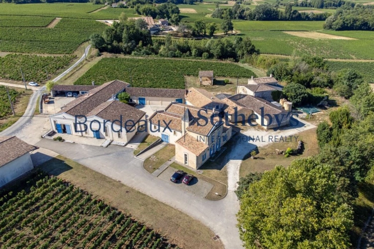 Photos 5 - Prestige - BELLE PROPRIÉTÉ VITICOLE EN SATELLITE DE SAINT ÉMILION - 34 HA EN BIO