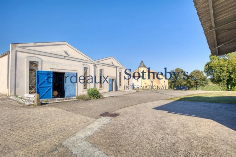 Photos 7 - Prestige - BELLE PROPRIÉTÉ VITICOLE EN SATELLITE DE SAINT ÉMILION - 34 HA EN BIO