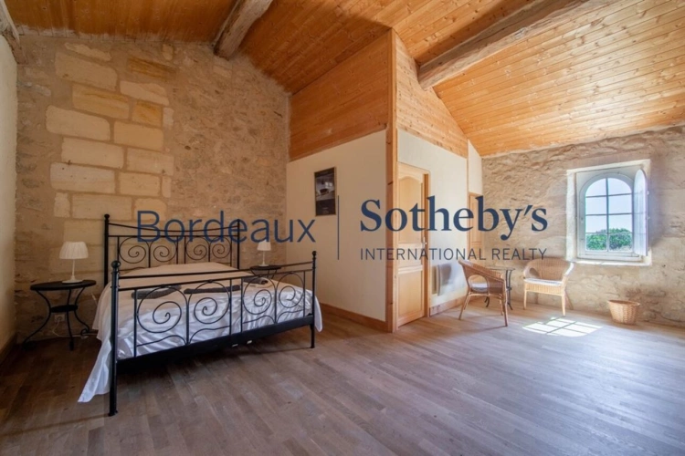 Photos 8 - Viticole - EXCLUSIVITÉ - SUPERBE CHÂTEAU À 30 MIN DE BORDEAUX - 10 HA