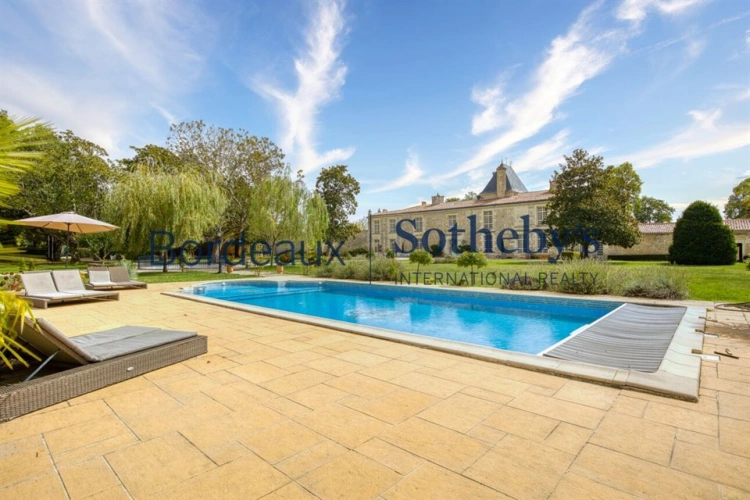 Photos 16 - Viticole - MAGNIFIQUE CHÂTEAU HÔTEL HISTORIQUE ET VIGNOBLE TRÈS PROCHE DE BORDEAUX