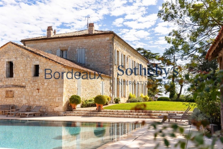 Photos 1 - Prestigious - EXCLUSIVITY - MONBAZILLAC - EXCEPTIONAL 42-HECTARE HISTORIC ESTATE WITH 360° PANORAMIC VIEWS