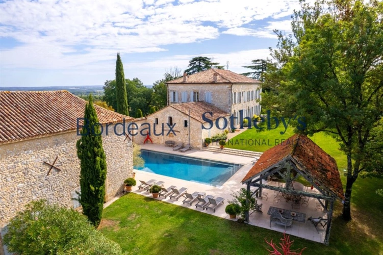 Photos 2 - Prestigious - EXCLUSIVITY - MONBAZILLAC - EXCEPTIONAL 42-HECTARE HISTORIC ESTATE WITH 360° PANORAMIC VIEWS