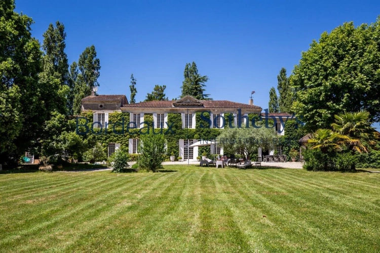 Photos 1 - Rural - BORDEAUX 40MN - STUNNING 18th CHARTREUSE - 1.3 HECTARES PARK - 9 BEDROOMS - MAGNIFICENT RENOVATION