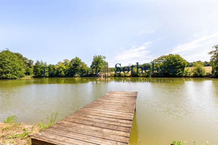 Photos 1 - Prestige - BORDEAUX 25MN – EXCEPTIONNEL DOMAINE PRIVÉ 20 HECTARES – ÉTANGS – CHÂTEAU PRINCIPAL ET DÉPENDANCES