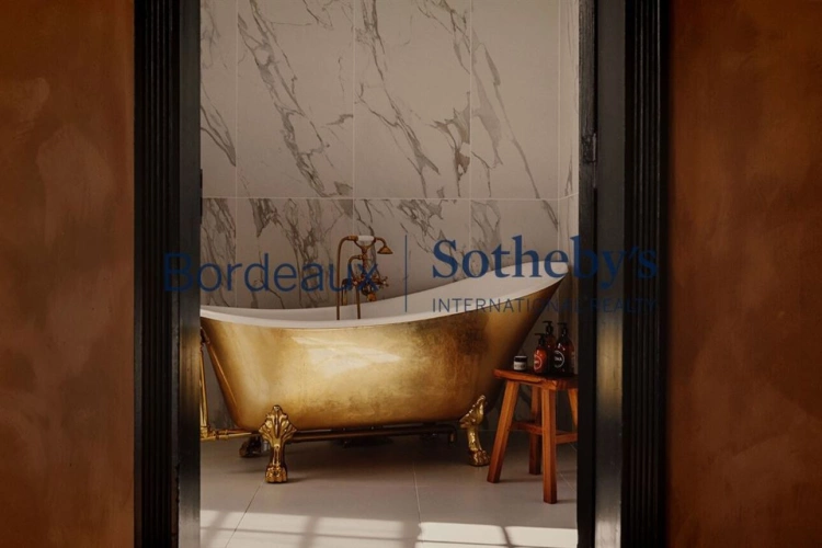 Photos 10 - Prestige - CHÂTEAU XVIII° - PISCINE - SPA - DÉPENDANCES - DOMAINE ÉQUESTRE