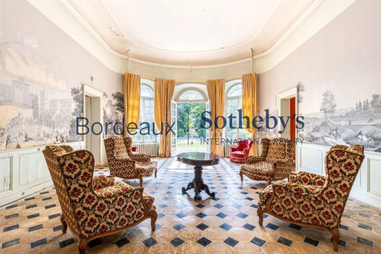 Photos 8 - Prestige - BORDEAUX 15 MINUTES - ENTRE-DEUX-MERS - PROPRIÉTÉ HISTORIQUE - 16 HA - 700M2 - CHARTREUSE