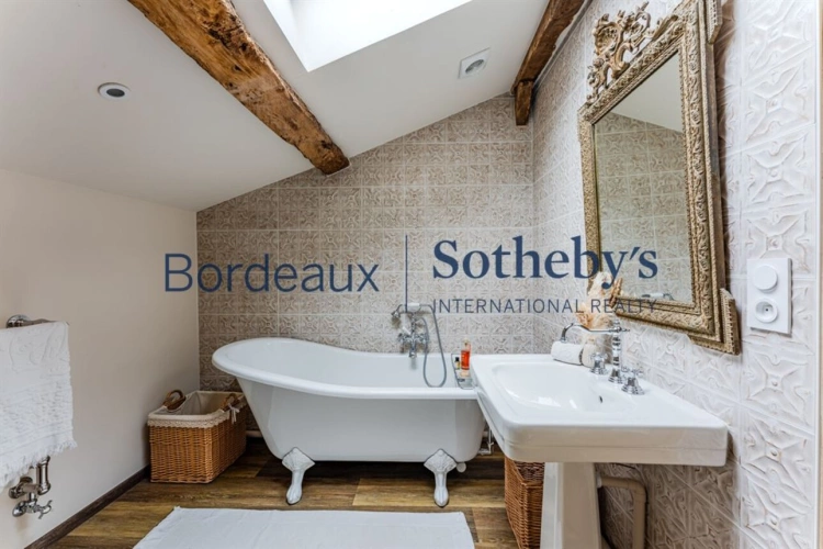 Photos 13 - Rural - FAVOURITE PICK – 50 MIN FROM BORDEAUX – 10 MIN FROM LANGON & BAZAS – MAGNIFICENT RESTORED FARMHOUSE