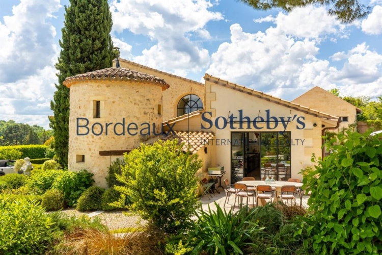 Photos 1 - Prestigious - EXCEPTIONAL PROPERTY ON THE OUTSKIRTS OF BORDEAUX...