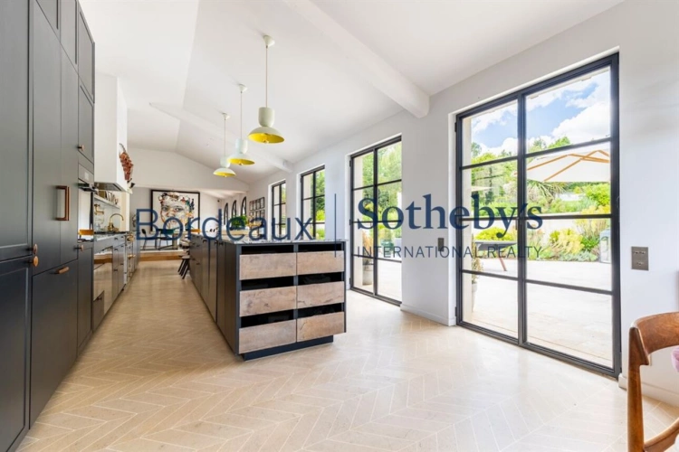 Photos 8 - Prestigious - EXCEPTIONAL PROPERTY ON THE OUTSKIRTS OF BORDEAUX...