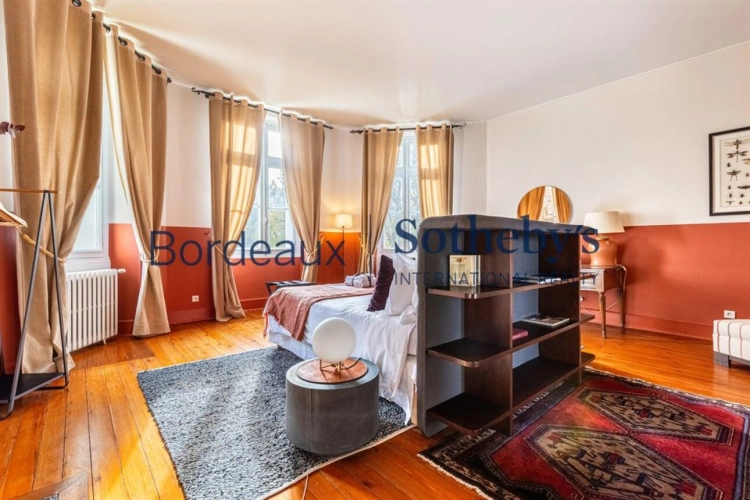 Photos 6 - Prestige - EXCLUSIVITÉ - RARE - CHÂTEAU & VIGNES AUX PORTES DE BORDEAUX