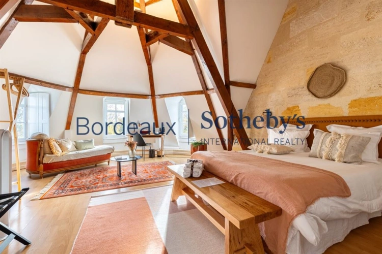 Photos 9 - Prestige - EXCLUSIVITÉ - RARE - CHÂTEAU & VIGNES AUX PORTES DE BORDEAUX