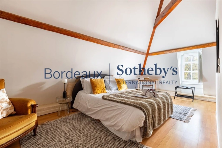 Photos 11 - Prestige - EXCLUSIVITÉ - RARE - CHÂTEAU & VIGNES AUX PORTES DE BORDEAUX