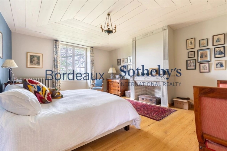 Photos 8 - Prestige - BORDEAUX 25KM - ENTRE-DEUX-MERS - SOMPTUEUSE CHARTREUSE DU XVIII° - 8,5 HA - PISCINE - DÉPENDANCES