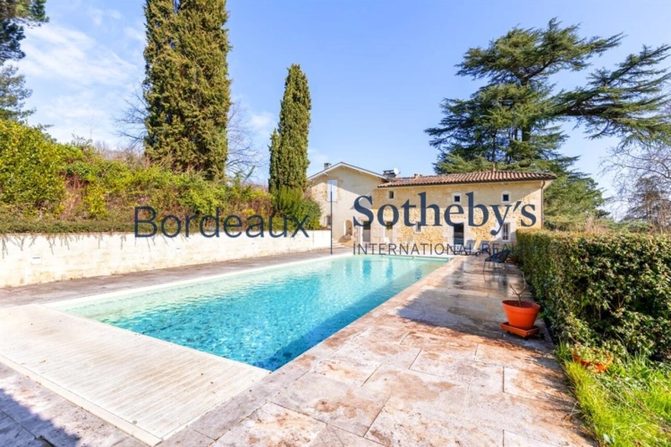 Photos 11 - Prestige - BORDEAUX 25KM - ENTRE-DEUX-MERS - SOMPTUEUSE CHARTREUSE DU XVIII° - 8,5 HA - PISCINE - DÉPENDANCES