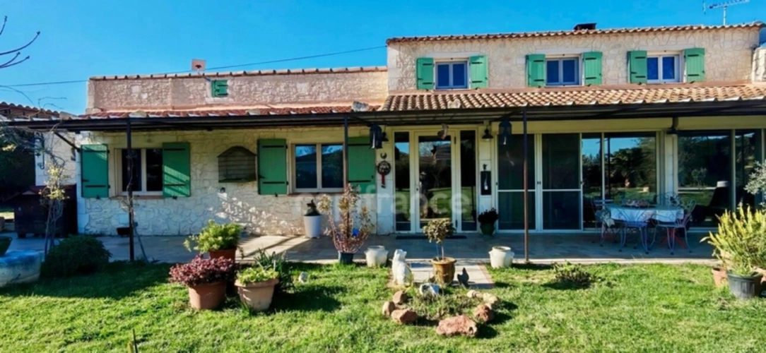 Photos 12 - Touristique - Propriete à vendre 2 habitations, quartier PONT DE CRAU, ARLES (13)