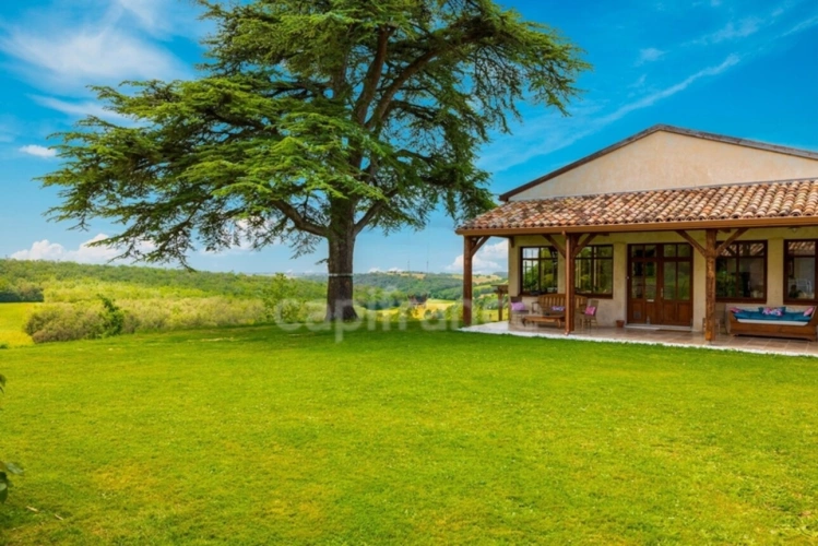 Photos 2 - Touristique - Proprieté de plus de 700m2 habitables sur 1,24 hectare de terrain, piscine et vue exceptionnelle