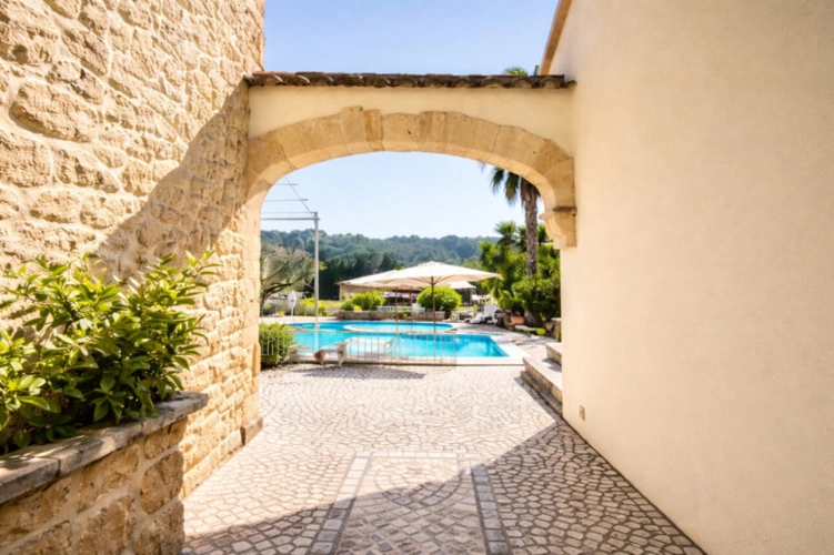 Photos 6 - Touristique - PROPRIETE EXCEPTIONNELLE – 2 maisons indépendantes – piscine – revenus locatifs – proche Montpellier