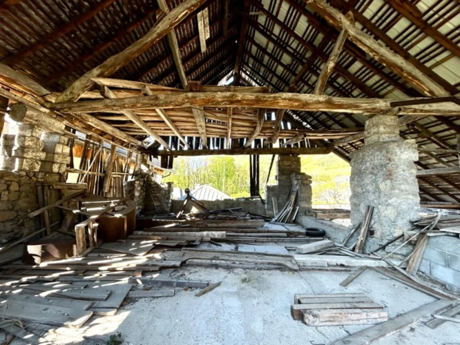 Photos 9 - Rurale - SAINT JEAN DE LA PORTE (73) - GRANGE sur parcelle de 168 m2