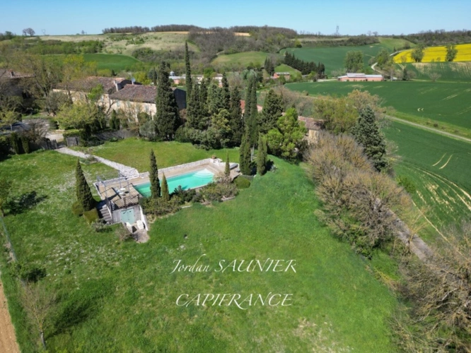 Photos 1 - Touristique - Propriété à vendre 10 pièces proche de VILLEFRANCHE DE LAURAGAIS (31)