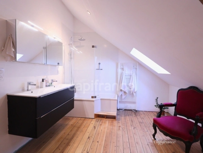 Photos 9 - Rurale - Maison de caractère – 5 à 7 chambres – 5000 m² avec piscine – à 5 min des commerces