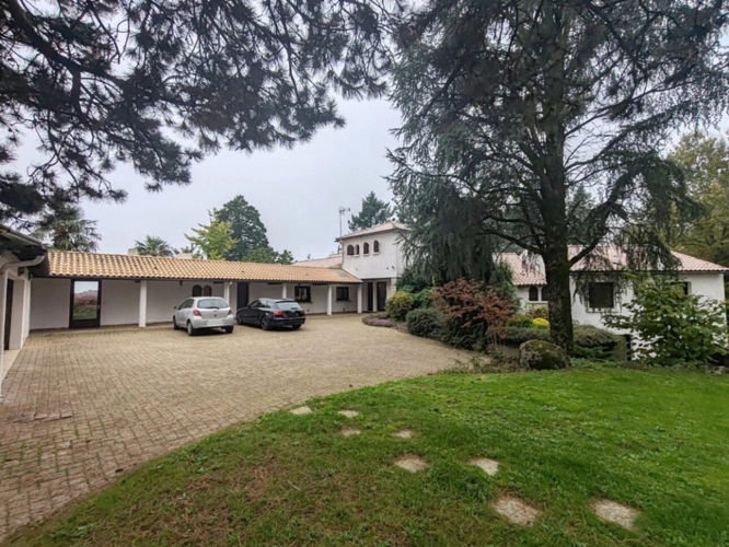 Photos 31 - Rurale - Propriete à vendre 12 pièces L'OIE (85)