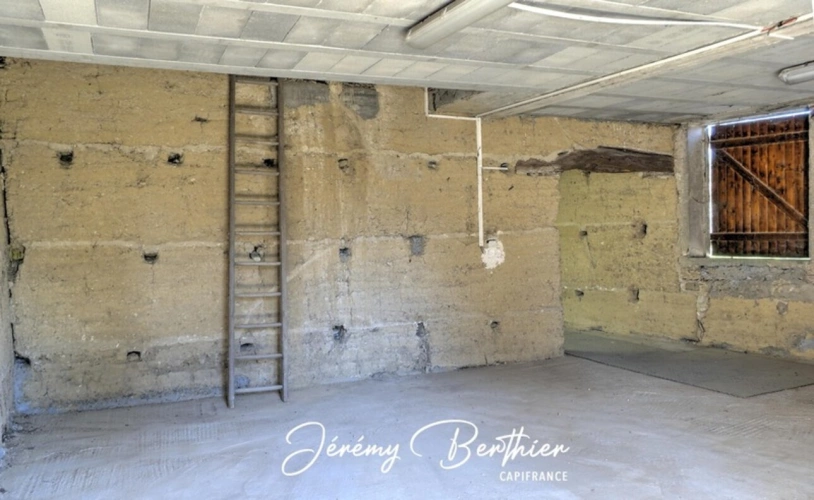 Photos 8 - Rurale - GENAY (69) - Grange de 140 m² - 4 pièces - 434 m² de terrain - Fort potentiel