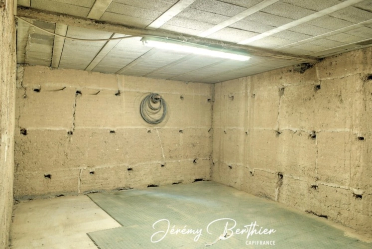 Photos 10 - Rurale - GENAY (69) - Grange de 140 m² - 4 pièces - 434 m² de terrain - Fort potentiel