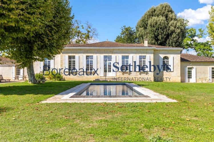 Photos 4 - Prestige - BORDEAUX 30MN BORDEAUX - SOMPTUEUSE PROPRIÉTÉ XVIII° - 4,5 HA - PISCINE -  DÉPENDANCES