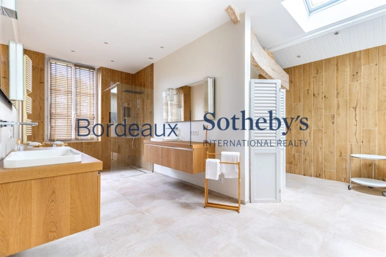 Photos 12 - Prestige - BORDEAUX 35 MINUTES - SOMPTUEUSE PROPRIÉTÉ DE MAÎTRE XVIII° - 6 HECTARES - DÉPENDANCES - PISCINE
