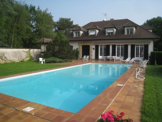 Photos 1 - Prestige - Propriete à vendre sur 35 hectares, 14 pièces piscine, tennis, chasse, pêche, équitation, LE PLANTAY (01)