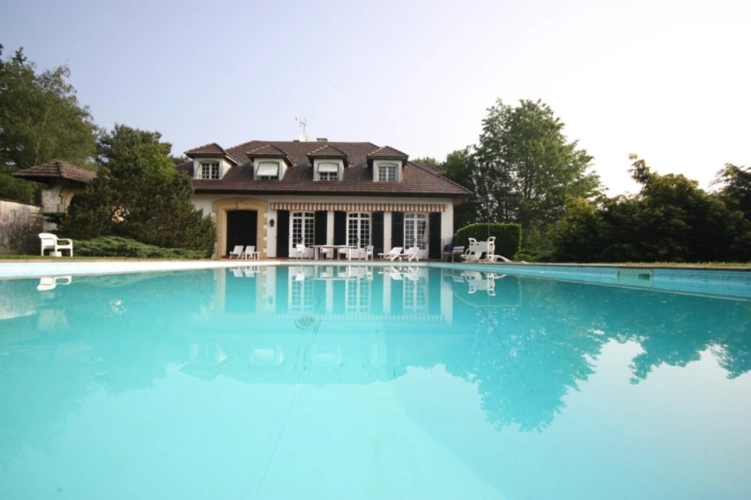 Photos 10 - Prestige - Propriete à vendre sur 35 hectares, 14 pièces piscine, tennis, chasse, pêche, équitation, LE PLANTAY (01)