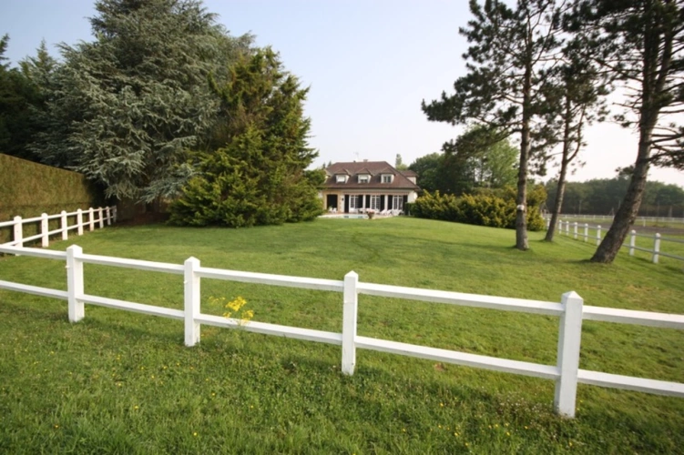 Photos 42 - Prestige - Propriete à vendre sur 35 hectares, 14 pièces piscine, tennis, chasse, pêche, équitation, LE PLANTAY (01)