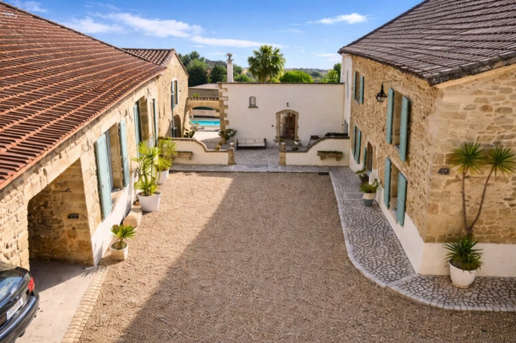 Photos 26 - Touristique - PROPRIETE EXCEPTIONNELLE – 2 maisons indépendantes – piscine – revenus locatifs – proche Montpellier