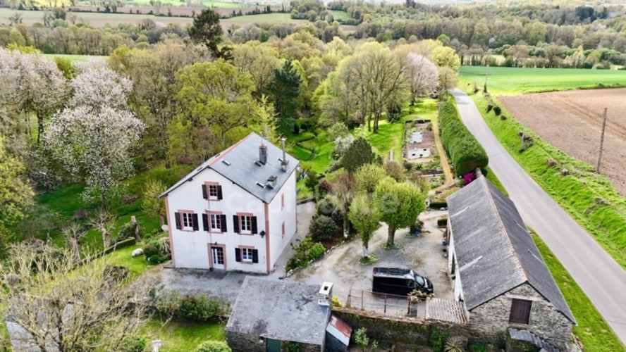 Photos 1 - Prestige - EXCLUSIVITÉ - Magnifique propriété à vendre 8 pièces CLEDEN POHER (29)