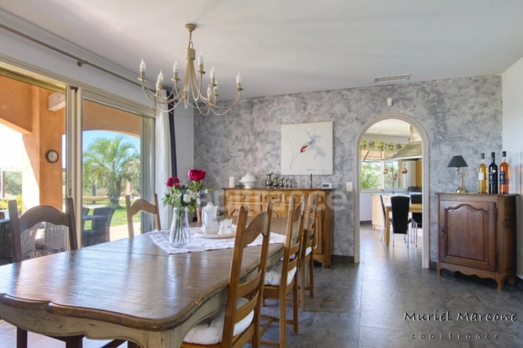 Photos 13 - Prestige - Propriété d’exception de 290 m2 au cœur de la Vallée des Baux-de-Provence sur 25 hectares 7 pièces MOULES (13)