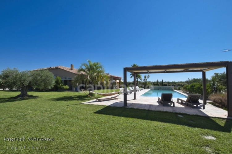 Photos 37 - Prestige - Propriété d’exception de 290 m2 au cœur de la Vallée des Baux-de-Provence sur 25 hectares 7 pièces MOULES (13)