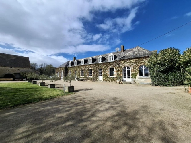 Photos 1 - Prestige - Propriété d'exception avec domaine équestre - À 20 minut