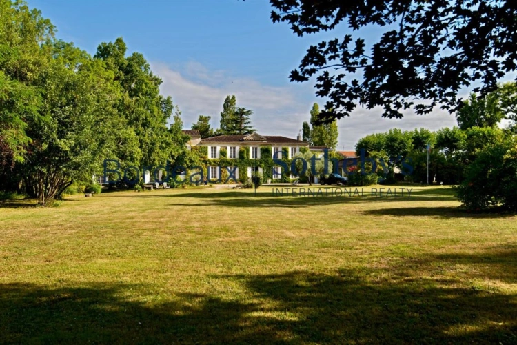 Photos 2 - Prestige - BORDEAUX 40MN - MAGNIFIQUE DEMEURE DE MAÎTRE XVIII° ET SES DÉPENDANCES - PARC 1,3 HA  - PISCINE