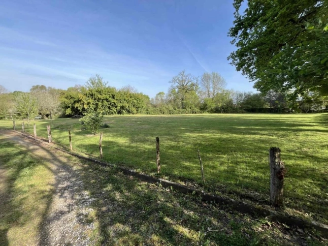 Photos 5 - Rural - House