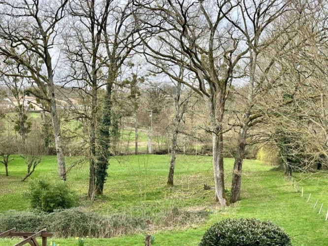 Photos 9 - Rural - House