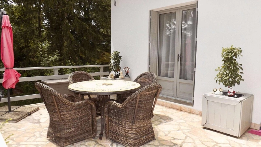 Photos 14 - Rural - House