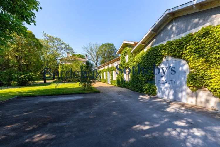 Photos 3 - Prestige - ENTRE-DEUX-MERS - SOMPTUEUSE PROPRIÉTÉ XVIII° - 1,2 HA - PISCINE - DÉPENDANCES